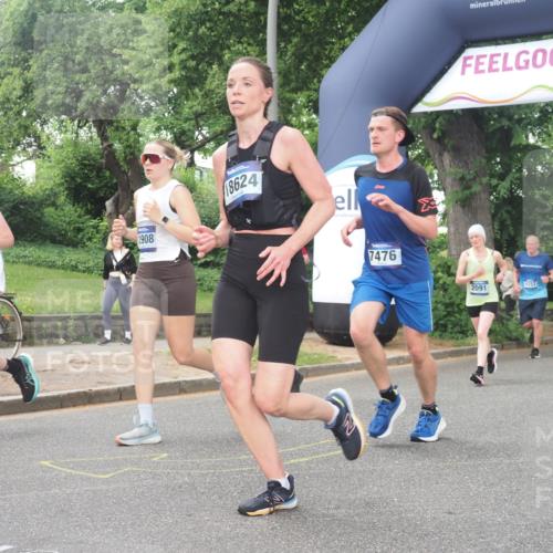 29.06.2025 - hella hamburg halbmarathon KatJ http://msf.ph/oto/8515508 29.06.2025 10:46:53 Zwischen KM18-KM19 2091, 7476, 8481, 8531 meine-sportfotos.de