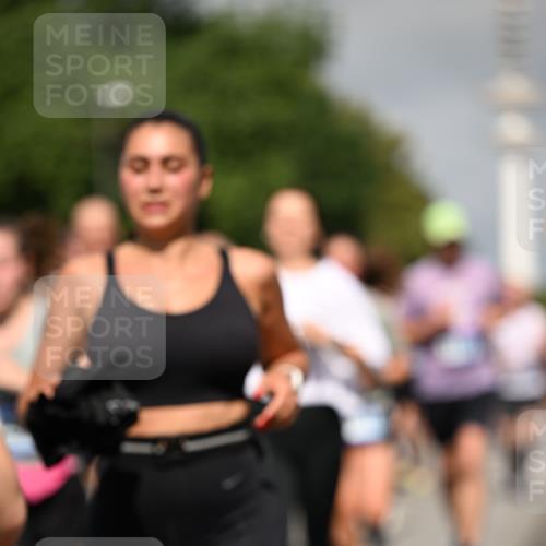 29.06.2025 - hella hamburg halbmarathon Dr. Thomas Lammeyer http://msf.ph/oto/8515516 29.06.2025 10:02:55 Kennedybrücke 1190, 1410, 1485, 1715, 1719, 1946, 1951, 1972, 2741, 2840, 2907, 2911, 3037, 3091, 3097, 3715, 4839, 5084, 5391, 5492, 6294, 6390, 6399, 6585, 6629, 7082, 7232, 7716, 7864, 8068, 8154, 8322, 8639, 8721, 8772, 8798, 9655, 9727, 9884, 10266, 10488, 11068, 11212 meine-sportfotos.de