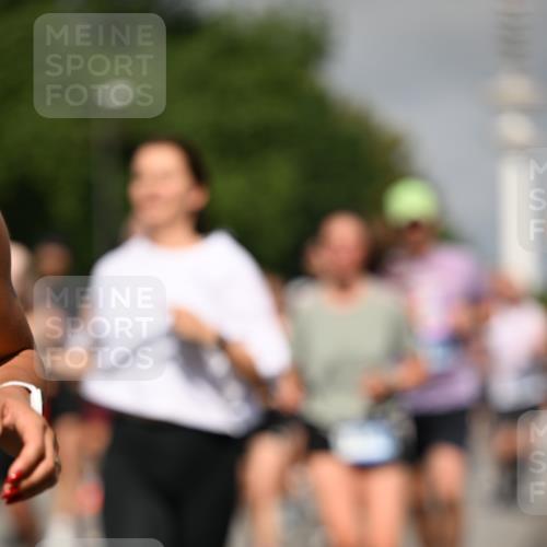 29.06.2025 - hella hamburg halbmarathon Dr. Thomas Lammeyer http://msf.ph/oto/8515550 29.06.2025 10:02:56 Kennedybrücke 1190, 1410, 1485, 1715, 1719, 1946, 1951, 1972, 2741, 2840, 2907, 2911, 3037, 3091, 3097, 3715, 4839, 5084, 5391, 5492, 6294, 6390, 6399, 6585, 6629, 7082, 7129, 7130, 7232, 7716, 7864, 8068, 8154, 8322, 8639, 8721, 8772, 8798, 9655, 9727, 9884, 10266, 10488, 11068, 11212 meine-sportfotos.de