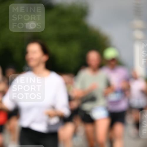 29.06.2025 - hella hamburg halbmarathon Dr. Thomas Lammeyer http://msf.ph/oto/8515555 29.06.2025 10:02:56 Kennedybrücke 1190, 1410, 1485, 1715, 1719, 1946, 1951, 1972, 2741, 2840, 2907, 2911, 3037, 3091, 3097, 3715, 4839, 5084, 5391, 5492, 6294, 6390, 6399, 6585, 6629, 7082, 7129, 7130, 7232, 7716, 7864, 8068, 8154, 8322, 8639, 8721, 8772, 8798, 9655, 9727, 9884, 10266, 10488, 11068, 11212 meine-sportfotos.de