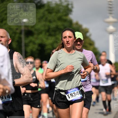 29.06.2025 - hella hamburg halbmarathon Dr. Thomas Lammeyer http://msf.ph/oto/8515581 29.06.2025 10:02:57 Kennedybrücke 1190, 1410, 1485, 1715, 1719, 1946, 1951, 1972, 2741, 2840, 2907, 2911, 3037, 3091, 3097, 3715, 4839, 5084, 5391, 5492, 6294, 6390, 6399, 6585, 6629, 7082, 7129, 7130, 7232, 7716, 7864, 8068, 8154, 8322, 8639, 8721, 8772, 8798, 9655, 9727, 9884, 10266, 10488, 11068, 11212 meine-sportfotos.de