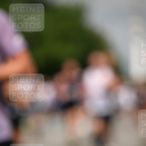 29.06.2025 - hella hamburg halbmarathon Dr. Thomas Lammeyer http://msf.ph/oto/8515647 29.06.2025 10:02:58 Kennedybrücke 1190, 1366, 1485, 1506, 1715, 1719, 1946, 1951, 1972, 2741, 2840, 2907, 2911, 3037, 3091, 3097, 3715, 4839, 5084, 5391, 5492, 5866, 6390, 6399, 6585, 6629, 7082, 7129, 7130, 7232, 7716, 7864, 8068, 8154, 8322, 8639, 8721, 8772, 8798, 9655, 9727, 9884, 10266, 10488, 11068, 11212 meine-sportfotos.de