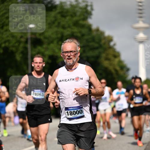 29.06.2025 - hella hamburg halbmarathon Dr. Thomas Lammeyer http://msf.ph/oto/8515653 29.06.2025 10:03:00 Kennedybrücke 1190, 1366, 1485, 1506, 1715, 1719, 1946, 1951, 1972, 2741, 2840, 2907, 2911, 3037, 3091, 3097, 3715, 4467, 4839, 5084, 5391, 5492, 5866, 6390, 6399, 6585, 6629, 7082, 7129, 7130, 7232, 7395, 7716, 7864, 8068, 8154, 8322, 8639, 8721, 8772, 8798, 9655, 9727, 9884, 10266, 10488, 11041, 11068, 11212 meine-sportfotos.de