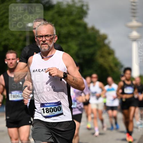 29.06.2025 - hella hamburg halbmarathon Dr. Thomas Lammeyer http://msf.ph/oto/8515679 29.06.2025 10:03:00 Kennedybrücke 1190, 1366, 1485, 1506, 1715, 1719, 1946, 1951, 1972, 2741, 2840, 2907, 2911, 3037, 3091, 3097, 3715, 4467, 4839, 5084, 5391, 5492, 5866, 6390, 6399, 6585, 6629, 7082, 7129, 7130, 7232, 7395, 7716, 7864, 8068, 8154, 8322, 8639, 8721, 8772, 8798, 9655, 9727, 9884, 10266, 10488, 11041, 11068, 11212 meine-sportfotos.de