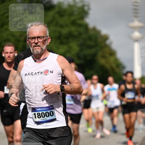 29.06.2025 - hella hamburg halbmarathon Dr. Thomas Lammeyer http://msf.ph/oto/8515684 29.06.2025 10:03:01 Kennedybrücke 1190, 1366, 1485, 1506, 1715, 1719, 1946, 1951, 1972, 2741, 2840, 2907, 2911, 3037, 3091, 3097, 3715, 4467, 4839, 5084, 5391, 5492, 5866, 6390, 6399, 6416, 6585, 6629, 7082, 7129, 7130, 7232, 7395, 7716, 7864, 8068, 8154, 8322, 8639, 8721, 8772, 8798, 9655, 9727, 9884, 10266, 10488, 11041, 11068, 11212 meine-sportfotos.de