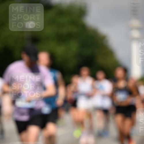 29.06.2025 - hella hamburg halbmarathon Dr. Thomas Lammeyer http://msf.ph/oto/8515706 29.06.2025 10:03:02 Kennedybrücke 1190, 1366, 1485, 1506, 1715, 1719, 1946, 1951, 1972, 2741, 2840, 2907, 2911, 3037, 3097, 3715, 4467, 4839, 5391, 5492, 5866, 6390, 6399, 6416, 6585, 7082, 7129, 7130, 7232, 7395, 7864, 8068, 8154, 8322, 8639, 8721, 8772, 8798, 9655, 9727, 9884, 9922, 10266, 10488, 11041, 11068 meine-sportfotos.de