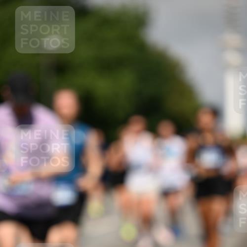29.06.2025 - hella hamburg halbmarathon Dr. Thomas Lammeyer http://msf.ph/oto/8515719 29.06.2025 10:03:02 Kennedybrücke 1190, 1366, 1485, 1506, 1715, 1719, 1946, 1951, 1972, 2741, 2840, 2907, 2911, 3037, 3097, 3715, 4467, 4839, 5391, 5492, 5866, 6390, 6399, 6416, 6585, 7082, 7129, 7130, 7232, 7395, 7864, 8068, 8154, 8322, 8639, 8721, 8772, 8798, 9655, 9727, 9884, 9922, 10266, 10488, 11041, 11068 meine-sportfotos.de
