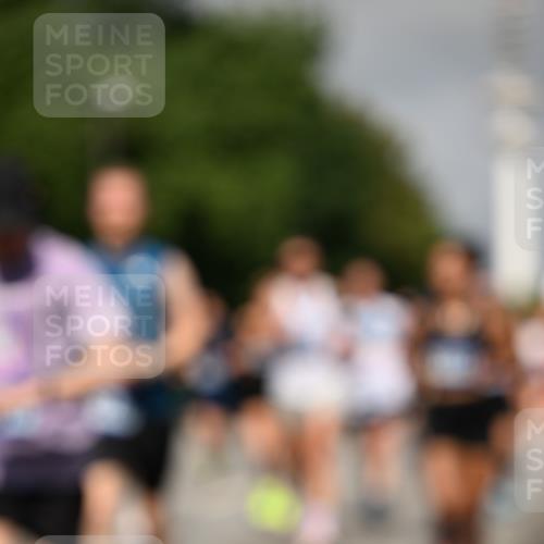 29.06.2025 - hella hamburg halbmarathon Dr. Thomas Lammeyer http://msf.ph/oto/8515723 29.06.2025 10:03:02 Kennedybrücke 1190, 1366, 1485, 1506, 1715, 1719, 1946, 1951, 1972, 2741, 2840, 2907, 2911, 3037, 3097, 3715, 4467, 4839, 5391, 5492, 5866, 6390, 6399, 6416, 6585, 7082, 7129, 7130, 7232, 7395, 7864, 8068, 8154, 8322, 8639, 8721, 8772, 8798, 9655, 9727, 9884, 9922, 10266, 10488, 11041, 11068 meine-sportfotos.de
