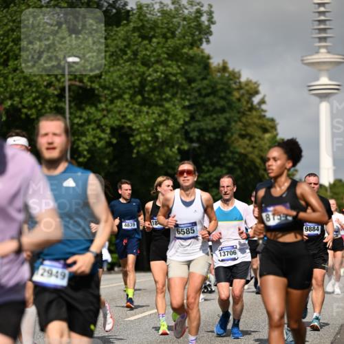 29.06.2025 - hella hamburg halbmarathon Dr. Thomas Lammeyer http://msf.ph/oto/8515731 29.06.2025 10:03:02 Kennedybrücke 1190, 1366, 1485, 1506, 1715, 1719, 1946, 1951, 1972, 2741, 2840, 2907, 2911, 3037, 3097, 3715, 4467, 4839, 5391, 5492, 5866, 6390, 6399, 6416, 6585, 7082, 7129, 7130, 7232, 7395, 7864, 8068, 8154, 8322, 8639, 8721, 8772, 8798, 9655, 9727, 9884, 9922, 10266, 10488, 11041, 11068 meine-sportfotos.de