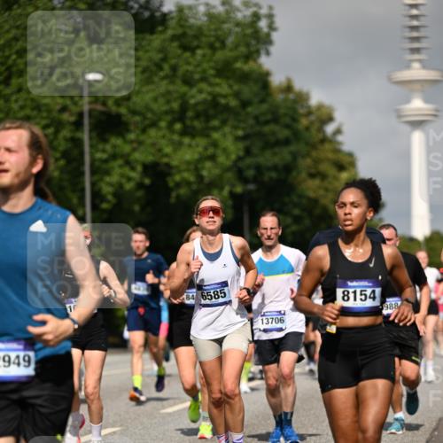 29.06.2025 - hella hamburg halbmarathon Dr. Thomas Lammeyer http://msf.ph/oto/8515746 29.06.2025 10:03:03 Kennedybrücke 1190, 1366, 1485, 1506, 1715, 1719, 1946, 1972, 2741, 2840, 2907, 2911, 3037, 3715, 4467, 4839, 5391, 5492, 5866, 6390, 6399, 6416, 6585, 7129, 7130, 7232, 7395, 7864, 8068, 8154, 8322, 8639, 8721, 8772, 8798, 9655, 9727, 9884, 9922, 10266, 10488, 11041, 11068 meine-sportfotos.de
