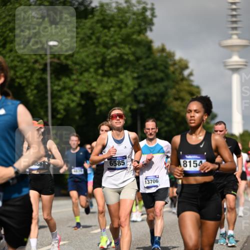 29.06.2025 - hella hamburg halbmarathon Dr. Thomas Lammeyer http://msf.ph/oto/8515749 29.06.2025 10:03:03 Kennedybrücke 1190, 1366, 1485, 1506, 1715, 1719, 1946, 1972, 2741, 2840, 2907, 2911, 3037, 3715, 4467, 4839, 5391, 5492, 5866, 6390, 6399, 6416, 6585, 7129, 7130, 7232, 7395, 7864, 8068, 8154, 8322, 8639, 8721, 8772, 8798, 9655, 9727, 9884, 9922, 10266, 10488, 11041, 11068 meine-sportfotos.de