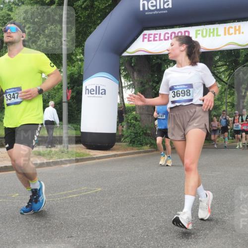 29.06.2025 - hella hamburg halbmarathon KatJ http://msf.ph/oto/8515761 29.06.2025 10:47:03 Zwischen KM18-KM19 2167, 2363, 3169, 3698, 4013, 5347, 6757 meine-sportfotos.de