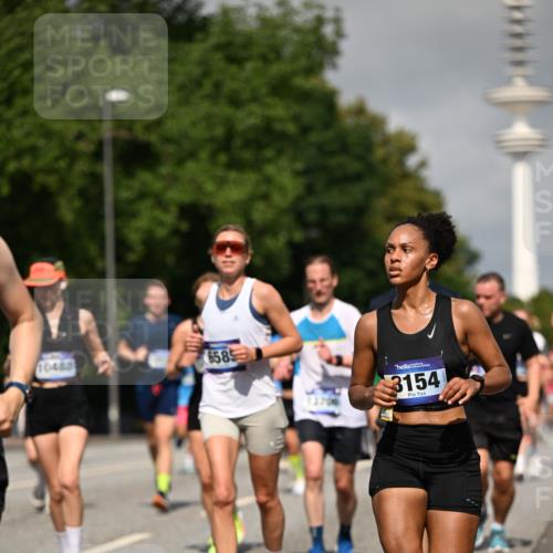 29.06.2025 - hella hamburg halbmarathon Dr. Thomas Lammeyer http://msf.ph/oto/8515762 29.06.2025 10:03:03 Kennedybrücke 1190, 1366, 1485, 1506, 1715, 1719, 1946, 1972, 2741, 2840, 2907, 2911, 3037, 3715, 4467, 4839, 5391, 5492, 5866, 6390, 6399, 6416, 6585, 7129, 7130, 7232, 7395, 7864, 8068, 8154, 8322, 8639, 8721, 8772, 8798, 9655, 9727, 9884, 9922, 10266, 10488, 11041, 11068 meine-sportfotos.de