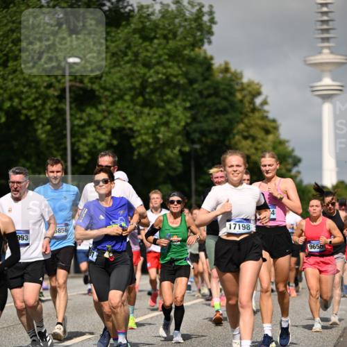 29.06.2025 - hella hamburg halbmarathon Dr. Thomas Lammeyer http://msf.ph/oto/8515892 29.06.2025 10:03:08 Kennedybrücke 1190, 1366, 1485, 1506, 1715, 1719, 1972, 2630, 2741, 2907, 2911, 3037, 3715, 4467, 4839, 5391, 5457, 5458, 5465, 5492, 5866, 6390, 6399, 6416, 6585, 7129, 7130, 7395, 7833, 7864, 8154, 8322, 8509, 8721, 8772, 8798, 9142, 9655, 9884, 9922, 10266, 10488, 11041, 11068 meine-sportfotos.de