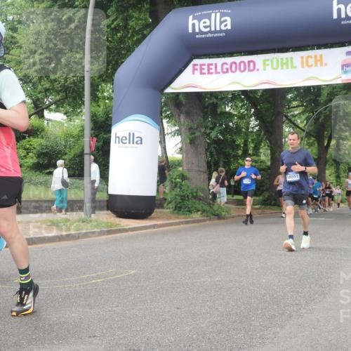 29.06.2025 - hella hamburg halbmarathon KatJ http://msf.ph/oto/8515894 29.06.2025 10:47:09 Zwischen KM18-KM19 2167, 5272, 8749 meine-sportfotos.de