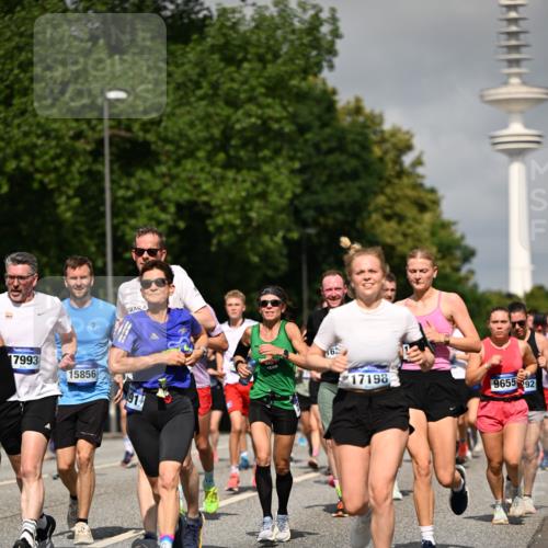 29.06.2025 - hella hamburg halbmarathon Dr. Thomas Lammeyer http://msf.ph/oto/8515903 29.06.2025 10:03:08 Kennedybrücke 1190, 1366, 1485, 1506, 1715, 1719, 1972, 2630, 2741, 2907, 2911, 3037, 3715, 4467, 4839, 5391, 5457, 5458, 5465, 5492, 5866, 6390, 6399, 6416, 6585, 7129, 7130, 7395, 7833, 7864, 8154, 8322, 8509, 8721, 8772, 8798, 9142, 9655, 9884, 9922, 10266, 10488, 11041, 11068 meine-sportfotos.de