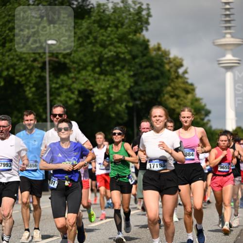 29.06.2025 - hella hamburg halbmarathon Dr. Thomas Lammeyer http://msf.ph/oto/8515911 29.06.2025 10:03:08 Kennedybrücke 1190, 1366, 1485, 1506, 1715, 1719, 1972, 2630, 2741, 2907, 2911, 3037, 3715, 4467, 4839, 5391, 5457, 5458, 5465, 5492, 5866, 6390, 6399, 6416, 6585, 7129, 7130, 7395, 7833, 7864, 8154, 8322, 8509, 8721, 8772, 8798, 9142, 9655, 9884, 9922, 10266, 10488, 11041, 11068 meine-sportfotos.de