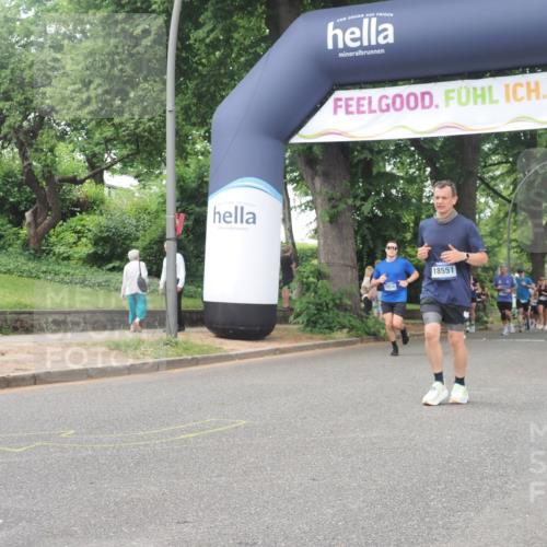 29.06.2025 - hella hamburg halbmarathon KatJ http://msf.ph/oto/8515935 29.06.2025 10:47:09 Zwischen KM18-KM19 2167, 5272, 8749 meine-sportfotos.de