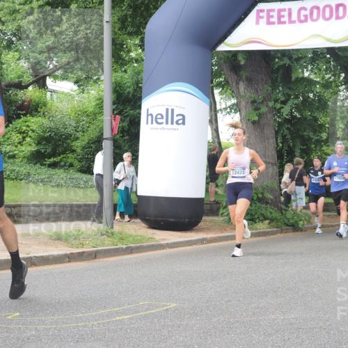 29.06.2025 - hella hamburg halbmarathon KatJ http://msf.ph/oto/8516016 29.06.2025 10:47:12 Zwischen KM18-KM19 5272, 8749 meine-sportfotos.de