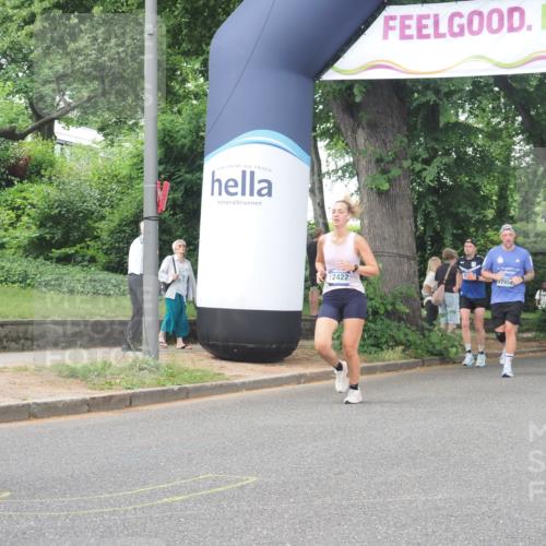 29.06.2025 - hella hamburg halbmarathon KatJ http://msf.ph/oto/8516021 29.06.2025 10:47:12 Zwischen KM18-KM19 5272, 8749 meine-sportfotos.de