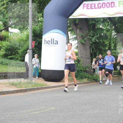 29.06.2025 - hella hamburg halbmarathon KatJ http://msf.ph/oto/8516028 29.06.2025 10:47:13 Zwischen KM18-KM19 5272, 8749 meine-sportfotos.de