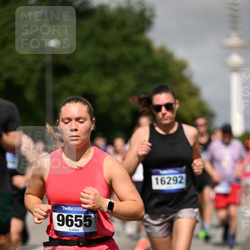 29.06.2025 - hella hamburg halbmarathon Dr. Thomas Lammeyer http://msf.ph/oto/8516070 29.06.2025 10:03:13 Kennedybrücke 1366, 1506, 1715, 1719, 1914, 1972, 2630, 2741, 2911, 4120, 4426, 4467, 4839, 5391, 5457, 5458, 5465, 5492, 5866, 6390, 6399, 6416, 6585, 7129, 7130, 7395, 7833, 7864, 8154, 8509, 8542, 8652, 8772, 9142, 9655, 9884, 9903, 9922, 10266, 10488, 10519, 11041, 11068 meine-sportfotos.de
