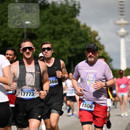 29.06.2025 - hella hamburg halbmarathon Dr. Thomas Lammeyer http://msf.ph/oto/8516148 29.06.2025 10:03:15 Kennedybrücke 1319, 1366, 1506, 1715, 1719, 1914, 2630, 2741, 2911, 4120, 4426, 4467, 4837, 4839, 5391, 5457, 5458, 5465, 5866, 6416, 6585, 7033, 7129, 7130, 7395, 7833, 7864, 8154, 8509, 8542, 8652, 9142, 9655, 9884, 9903, 9922, 10266, 10488, 10519, 11039, 11041, 11068 meine-sportfotos.de