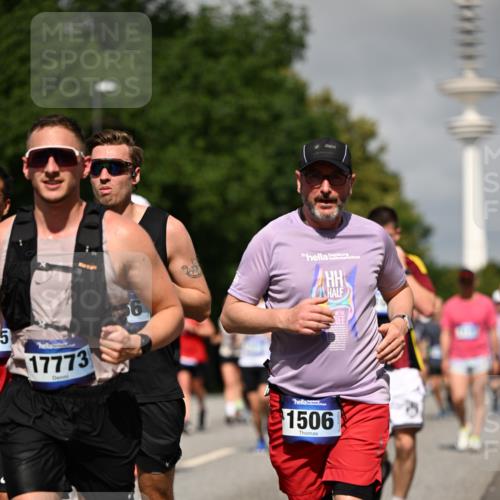 29.06.2025 - hella hamburg halbmarathon Dr. Thomas Lammeyer http://msf.ph/oto/8516164 29.06.2025 10:03:16 Kennedybrücke 1319, 1366, 1506, 1715, 1719, 1914, 2282, 2630, 2741, 2911, 4120, 4426, 4467, 4837, 4839, 5299, 5391, 5457, 5458, 5465, 5866, 6416, 6585, 7033, 7037, 7129, 7130, 7395, 7833, 7864, 8154, 8509, 8542, 8652, 9142, 9655, 9884, 9903, 9922, 10020, 10266, 10488, 10518, 10519, 11039, 11041, 11068 meine-sportfotos.de