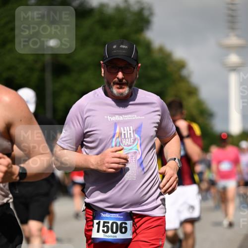 29.06.2025 - hella hamburg halbmarathon Dr. Thomas Lammeyer http://msf.ph/oto/8516185 29.06.2025 10:03:17 Kennedybrücke 1319, 1366, 1506, 1595, 1715, 1719, 1914, 2282, 2630, 2741, 2911, 4120, 4426, 4467, 4837, 4839, 5277, 5299, 5391, 5457, 5458, 5465, 5866, 6416, 6585, 7033, 7037, 7129, 7130, 7395, 7833, 7864, 8509, 8542, 8652, 8929, 9142, 9655, 9884, 9903, 9922, 10020, 10266, 10488, 10518, 10519, 11039, 11041, 11068 meine-sportfotos.de