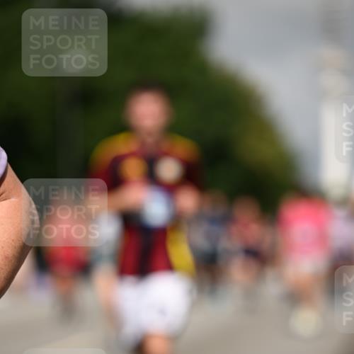 29.06.2025 - hella hamburg halbmarathon Dr. Thomas Lammeyer http://msf.ph/oto/8516222 29.06.2025 10:03:18 Kennedybrücke 1319, 1366, 1506, 1595, 1715, 1719, 1914, 2282, 2391, 2630, 2741, 2911, 4120, 4426, 4467, 4837, 4839, 5277, 5299, 5391, 5457, 5458, 5465, 5866, 6416, 7033, 7037, 7129, 7130, 7395, 7833, 8509, 8542, 8652, 8929, 9142, 9655, 9884, 9903, 9922, 10020, 10266, 10518, 10519, 11039, 11041, 11068 meine-sportfotos.de