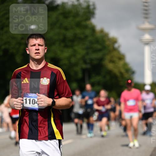 29.06.2025 - hella hamburg halbmarathon Dr. Thomas Lammeyer http://msf.ph/oto/8516233 29.06.2025 10:03:18 Kennedybrücke 1319, 1366, 1506, 1595, 1715, 1719, 1914, 2282, 2391, 2630, 2741, 2911, 4120, 4426, 4467, 4837, 4839, 5277, 5299, 5391, 5457, 5458, 5465, 5866, 6416, 7033, 7037, 7129, 7130, 7395, 7833, 8509, 8542, 8652, 8929, 9142, 9655, 9884, 9903, 9922, 10020, 10266, 10518, 10519, 11039, 11041, 11068 meine-sportfotos.de