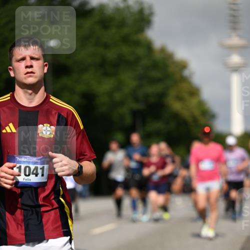 29.06.2025 - hella hamburg halbmarathon Dr. Thomas Lammeyer http://msf.ph/oto/8516244 29.06.2025 10:03:19 Kennedybrücke 1319, 1366, 1506, 1595, 1715, 1719, 1914, 2282, 2364, 2391, 2432, 2630, 2741, 2911, 4120, 4426, 4467, 4837, 4839, 5277, 5299, 5391, 5457, 5458, 5465, 5866, 6416, 7033, 7037, 7129, 7130, 7395, 7833, 8509, 8542, 8652, 8929, 9142, 9488, 9655, 9903, 9907, 9922, 10020, 10266, 10518, 10519, 11039, 11041, 11068 meine-sportfotos.de