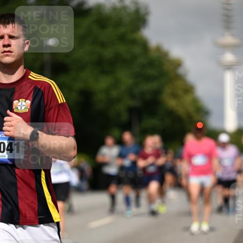 29.06.2025 - hella hamburg halbmarathon Dr. Thomas Lammeyer http://msf.ph/oto/8516251 29.06.2025 10:03:19 Kennedybrücke 1319, 1366, 1506, 1595, 1715, 1719, 1914, 2282, 2364, 2391, 2432, 2630, 2741, 2911, 4120, 4426, 4467, 4837, 4839, 5277, 5299, 5391, 5457, 5458, 5465, 5866, 6416, 7033, 7037, 7129, 7130, 7395, 7833, 8509, 8542, 8652, 8929, 9142, 9488, 9655, 9903, 9907, 9922, 10020, 10266, 10518, 10519, 11039, 11041, 11068 meine-sportfotos.de