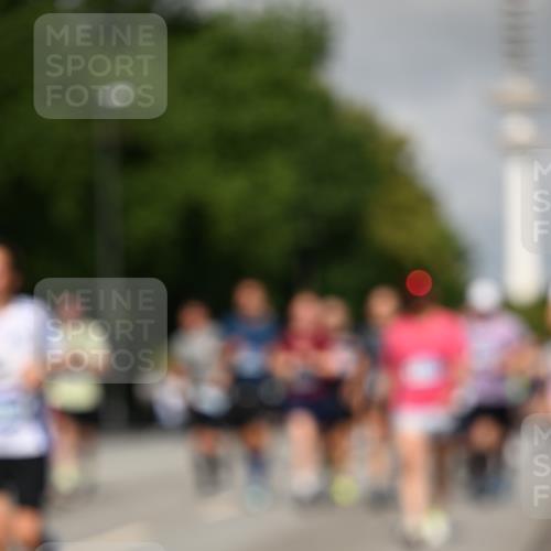 29.06.2025 - hella hamburg halbmarathon Dr. Thomas Lammeyer http://msf.ph/oto/8516281 29.06.2025 10:03:20 Kennedybrücke 1319, 1366, 1506, 1595, 1715, 1719, 1914, 2282, 2364, 2391, 2432, 2630, 2741, 2911, 4120, 4426, 4467, 4837, 5277, 5299, 5391, 5457, 5458, 5465, 5866, 6416, 7033, 7037, 7129, 7130, 7395, 7833, 8509, 8542, 8652, 8929, 9142, 9488, 9655, 9903, 9907, 9922, 10020, 10266, 10518, 10519, 11039, 11041, 11068 meine-sportfotos.de