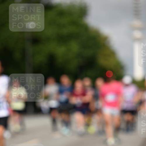 29.06.2025 - hella hamburg halbmarathon Dr. Thomas Lammeyer http://msf.ph/oto/8516283 29.06.2025 10:03:20 Kennedybrücke 1319, 1366, 1506, 1595, 1715, 1719, 1914, 2282, 2364, 2391, 2432, 2630, 2741, 2911, 4120, 4426, 4467, 4837, 5277, 5299, 5391, 5457, 5458, 5465, 5866, 6416, 7033, 7037, 7129, 7130, 7395, 7833, 8509, 8542, 8652, 8929, 9142, 9488, 9655, 9903, 9907, 9922, 10020, 10266, 10518, 10519, 11039, 11041, 11068 meine-sportfotos.de