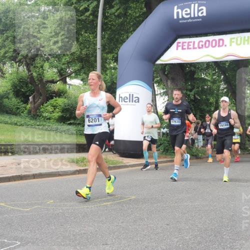 29.06.2025 - hella hamburg halbmarathon KatJ http://msf.ph/oto/8516335 29.06.2025 10:47:24 Zwischen KM18-KM19 2978, 5775, 5839, 5885, 6201, 7761, 8290, 8662 meine-sportfotos.de
