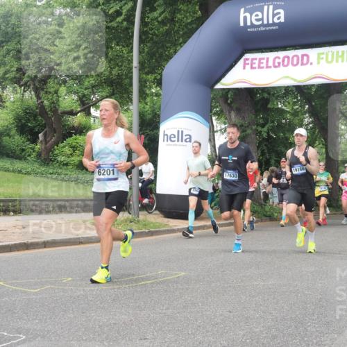 29.06.2025 - hella hamburg halbmarathon KatJ http://msf.ph/oto/8516343 29.06.2025 10:47:24 Zwischen KM18-KM19 2978, 5775, 5839, 5885, 6201, 7761, 8290, 8662 meine-sportfotos.de