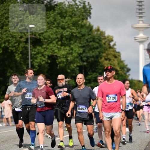 29.06.2025 - hella hamburg halbmarathon Dr. Thomas Lammeyer http://msf.ph/oto/8516361 29.06.2025 10:03:22 Kennedybrücke 1319, 1366, 1506, 1595, 1715, 1719, 1914, 2282, 2364, 2391, 2432, 2630, 2741, 2911, 3668, 4120, 4426, 4467, 4837, 5277, 5299, 5391, 5457, 5458, 5465, 5866, 6416, 7033, 7037, 7129, 7130, 7395, 7833, 8509, 8542, 8652, 8929, 9142, 9488, 9655, 9903, 9907, 9922, 9984, 10020, 10518, 10519, 11039, 11041, 11068 meine-sportfotos.de