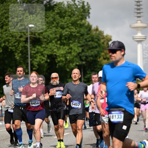 29.06.2025 - hella hamburg halbmarathon Dr. Thomas Lammeyer http://msf.ph/oto/8516368 29.06.2025 10:03:23 Kennedybrücke 1319, 1366, 1506, 1595, 1715, 1719, 1914, 2282, 2364, 2391, 2432, 2630, 2741, 2911, 3668, 4120, 4426, 4467, 4837, 5277, 5299, 5457, 5458, 5465, 5866, 6416, 7033, 7037, 7129, 7130, 7395, 7833, 8509, 8542, 8652, 8929, 9142, 9488, 9655, 9903, 9907, 9922, 9984, 10020, 10518, 10519, 11039, 11041 meine-sportfotos.de