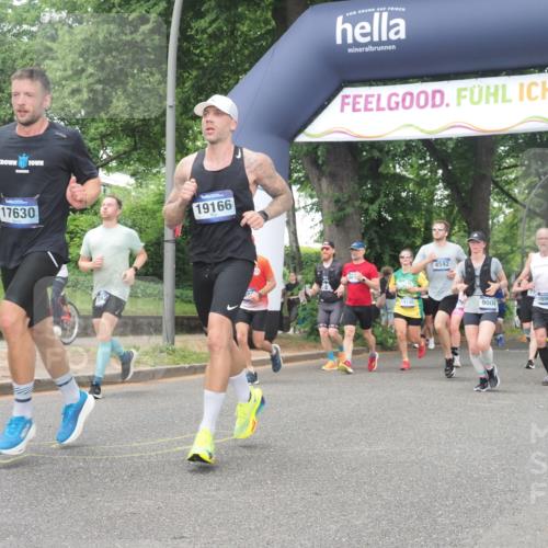 29.06.2025 - hella hamburg halbmarathon KatJ http://msf.ph/oto/8516369 29.06.2025 10:47:25 Zwischen KM18-KM19 1420, 2978, 5839, 6201, 7761, 8290, 8662 meine-sportfotos.de