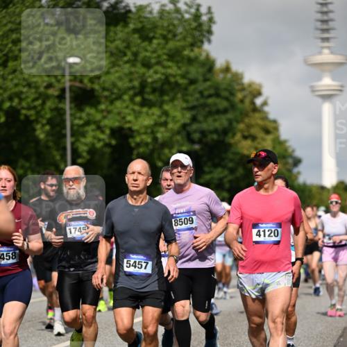 29.06.2025 - hella hamburg halbmarathon Dr. Thomas Lammeyer http://msf.ph/oto/8516388 29.06.2025 10:03:23 Kennedybrücke 1319, 1366, 1506, 1595, 1715, 1719, 1914, 2282, 2364, 2391, 2432, 2630, 2741, 2911, 3668, 4120, 4426, 4467, 4837, 5277, 5299, 5457, 5458, 5465, 5866, 6416, 7033, 7037, 7129, 7130, 7395, 7833, 8509, 8542, 8652, 8929, 9142, 9488, 9655, 9903, 9907, 9922, 9984, 10020, 10518, 10519, 11039, 11041 meine-sportfotos.de