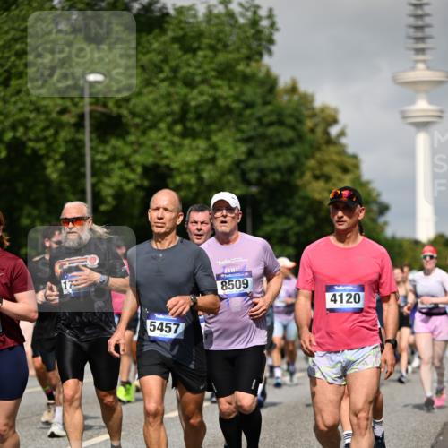 29.06.2025 - hella hamburg halbmarathon Dr. Thomas Lammeyer http://msf.ph/oto/8516391 29.06.2025 10:03:24 Kennedybrücke 1319, 1366, 1506, 1595, 1715, 1719, 1914, 2282, 2364, 2391, 2432, 2630, 2911, 3668, 4120, 4426, 4467, 4837, 5277, 5299, 5457, 5458, 5465, 5866, 6416, 7033, 7037, 7129, 7130, 7395, 7547, 7833, 8509, 8542, 8652, 8929, 9142, 9488, 9903, 9907, 9922, 9984, 10020, 10518, 10519, 11039, 11041 meine-sportfotos.de