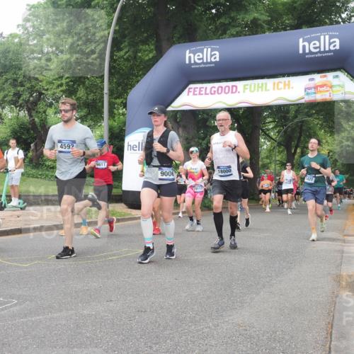 29.06.2025 - hella hamburg halbmarathon KatJ http://msf.ph/oto/8516421 29.06.2025 10:47:27 Zwischen KM18-KM19 1420, 2391, 2978, 4592, 5839, 6201, 7759, 8191, 8662 meine-sportfotos.de