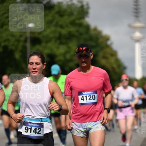 29.06.2025 - hella hamburg halbmarathon Dr. Thomas Lammeyer http://msf.ph/oto/8516491 29.06.2025 10:03:26 Kennedybrücke 1319, 1366, 1506, 1595, 1914, 2282, 2364, 2391, 2432, 2630, 3668, 3836, 4120, 4426, 4467, 4837, 5277, 5299, 5457, 5458, 5465, 5866, 6416, 7033, 7037, 7129, 7130, 7395, 7547, 7833, 8509, 8542, 8652, 8929, 9142, 9488, 9903, 9907, 9922, 9984, 10020, 10518, 10519, 11039, 11041 meine-sportfotos.de