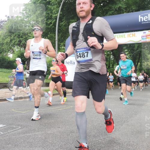 29.06.2025 - hella hamburg halbmarathon KatJ http://msf.ph/oto/8516530 29.06.2025 10:47:32 Zwischen KM18-KM19 1364, 1420, 1653, 2391, 4068, 4592, 6487, 7759, 8191 meine-sportfotos.de