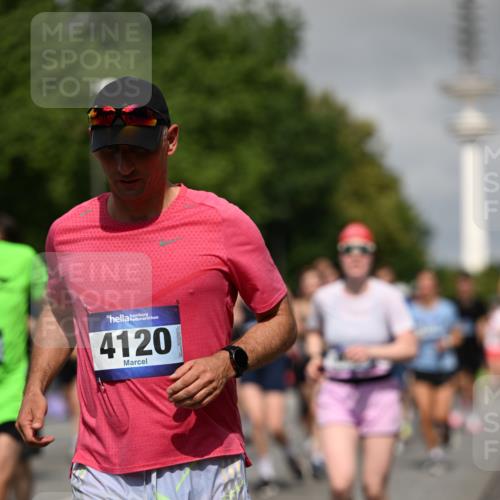 29.06.2025 - hella hamburg halbmarathon Dr. Thomas Lammeyer http://msf.ph/oto/8516568 29.06.2025 10:03:28 Kennedybrücke 1319, 1366, 1506, 1595, 1914, 1955, 2282, 2364, 2391, 2432, 2630, 3279, 3668, 3836, 4120, 4426, 4467, 4837, 5277, 5299, 5457, 5458, 5465, 5866, 6416, 7033, 7037, 7395, 7547, 7833, 8330, 8509, 8542, 8652, 8929, 9142, 9488, 9903, 9907, 9922, 9984, 10020, 10518, 10519, 11039, 11041 meine-sportfotos.de