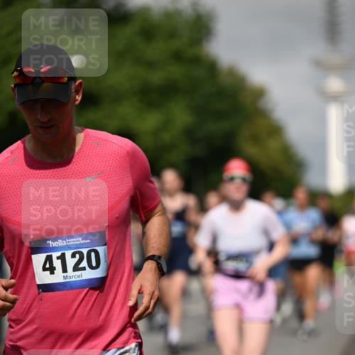 29.06.2025 - hella hamburg halbmarathon Dr. Thomas Lammeyer http://msf.ph/oto/8516579 29.06.2025 10:03:28 Kennedybrücke 1319, 1366, 1506, 1595, 1914, 1955, 2282, 2364, 2391, 2432, 2630, 3279, 3668, 3836, 4120, 4426, 4467, 4837, 5277, 5299, 5457, 5458, 5465, 5866, 6416, 7033, 7037, 7395, 7547, 7833, 8330, 8509, 8542, 8652, 8929, 9142, 9488, 9903, 9907, 9922, 9984, 10020, 10518, 10519, 11039, 11041 meine-sportfotos.de