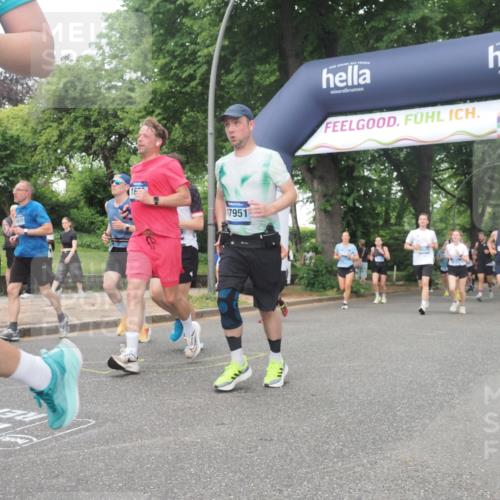 29.06.2025 - hella hamburg halbmarathon KatJ http://msf.ph/oto/8516582 29.06.2025 10:47:33 Zwischen KM18-KM19 1364, 1420, 1653, 2391, 3097, 4068, 4592, 6487, 6921, 7759, 8191 meine-sportfotos.de