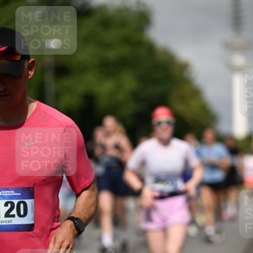 29.06.2025 - hella hamburg halbmarathon Dr. Thomas Lammeyer http://msf.ph/oto/8516591 29.06.2025 10:03:28 Kennedybrücke 1319, 1366, 1506, 1595, 1914, 1955, 2282, 2364, 2391, 2432, 2630, 3279, 3668, 3836, 4120, 4426, 4467, 4837, 5277, 5299, 5457, 5458, 5465, 5866, 6416, 7033, 7037, 7395, 7547, 7833, 8330, 8509, 8542, 8652, 8929, 9142, 9488, 9903, 9907, 9922, 9984, 10020, 10518, 10519, 11039, 11041 meine-sportfotos.de