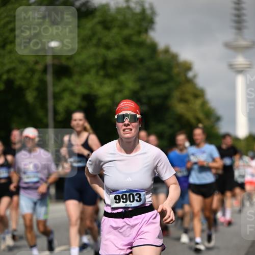 29.06.2025 - hella hamburg halbmarathon Dr. Thomas Lammeyer http://msf.ph/oto/8516619 29.06.2025 10:03:29 Kennedybrücke 1319, 1595, 1914, 1955, 2282, 2364, 2391, 2432, 2630, 2910, 3279, 3668, 3836, 4120, 4426, 4467, 4837, 5277, 5299, 5457, 5458, 5465, 6416, 7033, 7037, 7395, 7547, 7833, 8330, 8509, 8542, 8652, 8929, 9142, 9488, 9903, 9907, 9922, 9984, 10020, 10518, 10519, 11039, 11041 meine-sportfotos.de
